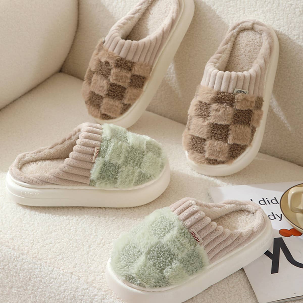 Checkered Fuzzy Warm Slippers – Cozy & Stylish_CWSHS0270