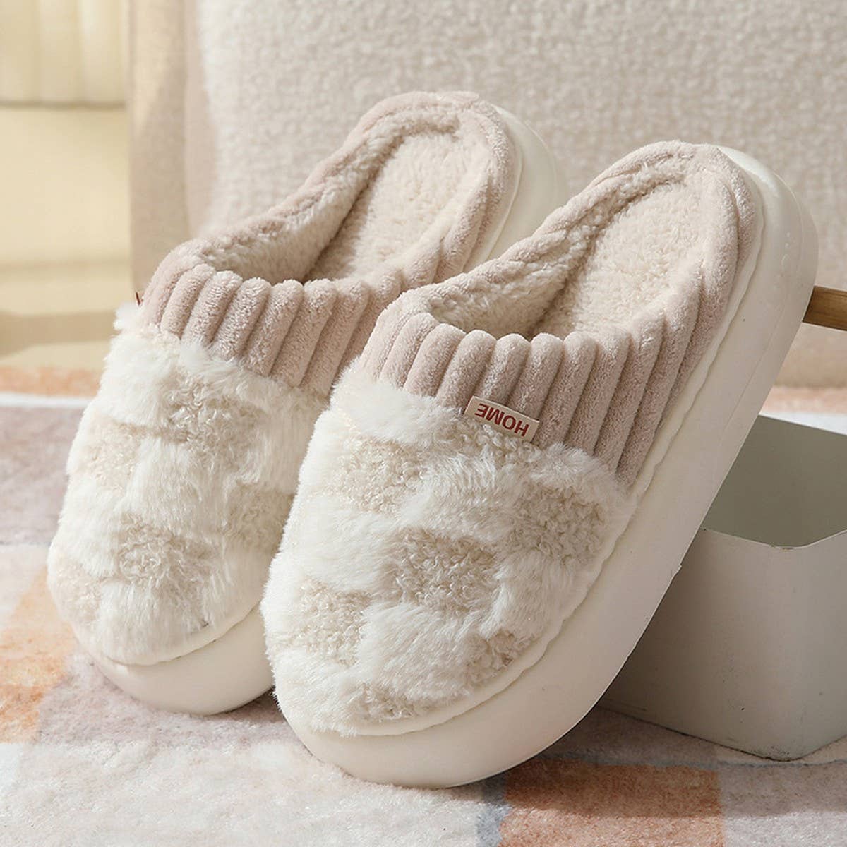 Checkered Fuzzy Warm Slippers – Cozy & Stylish_CWSHS0270