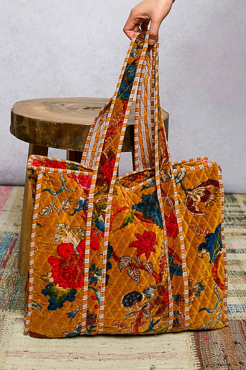 Quilted Large Everyday Tote Bag-POL