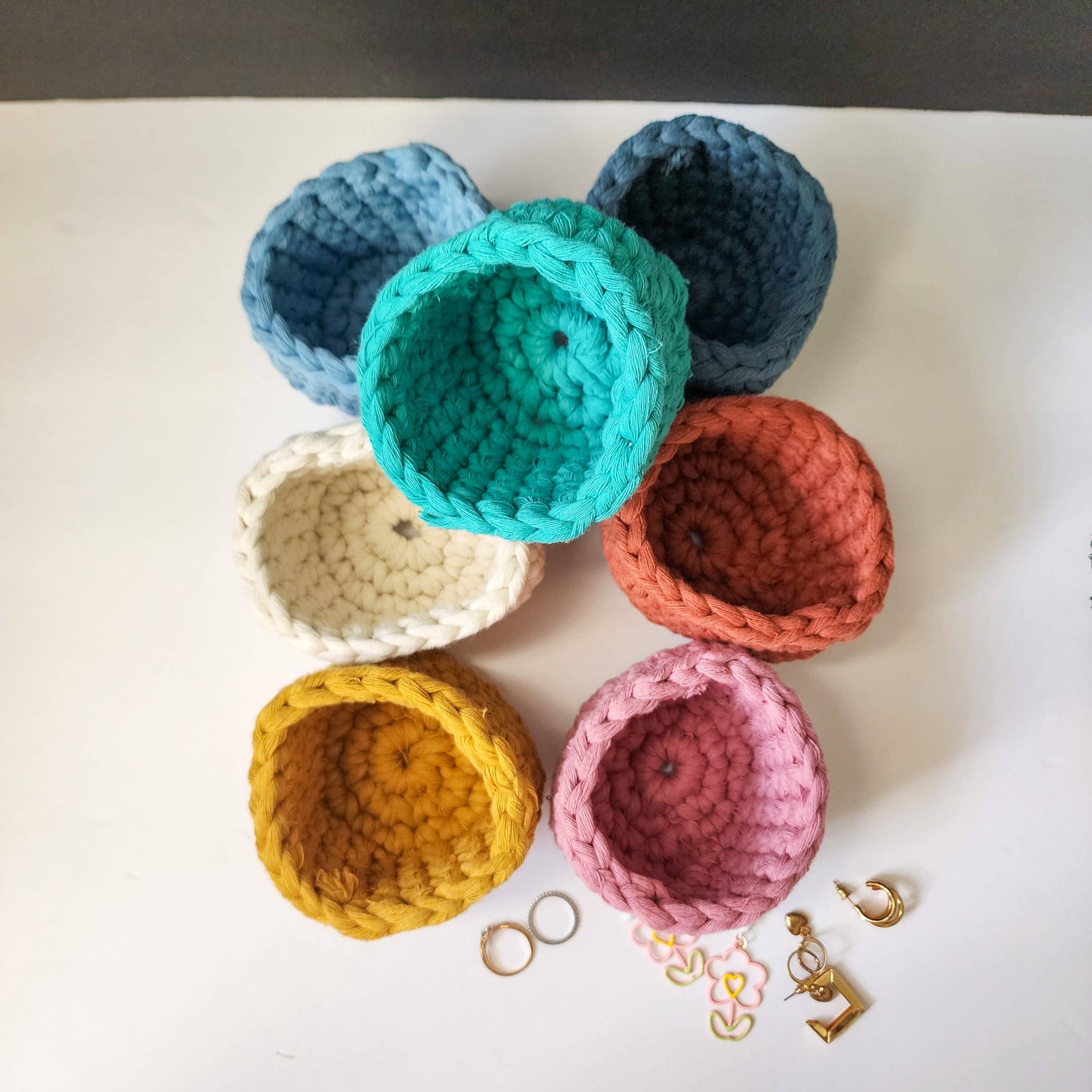 Crochet Trinket bowl | Trendy Mini Handmade bowl holder for jewelry