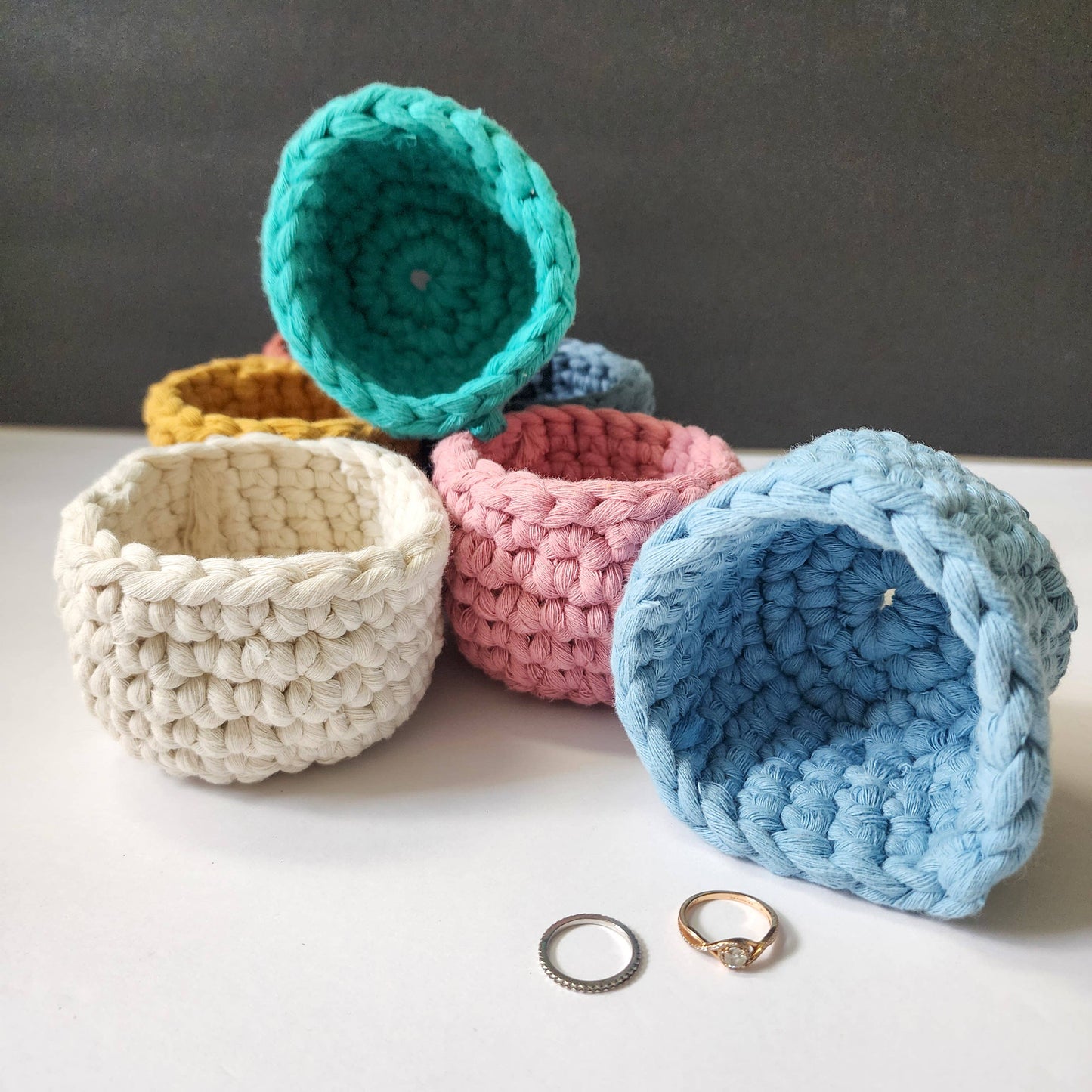 Crochet Trinket bowl | Trendy Mini Handmade bowl holder for jewelry