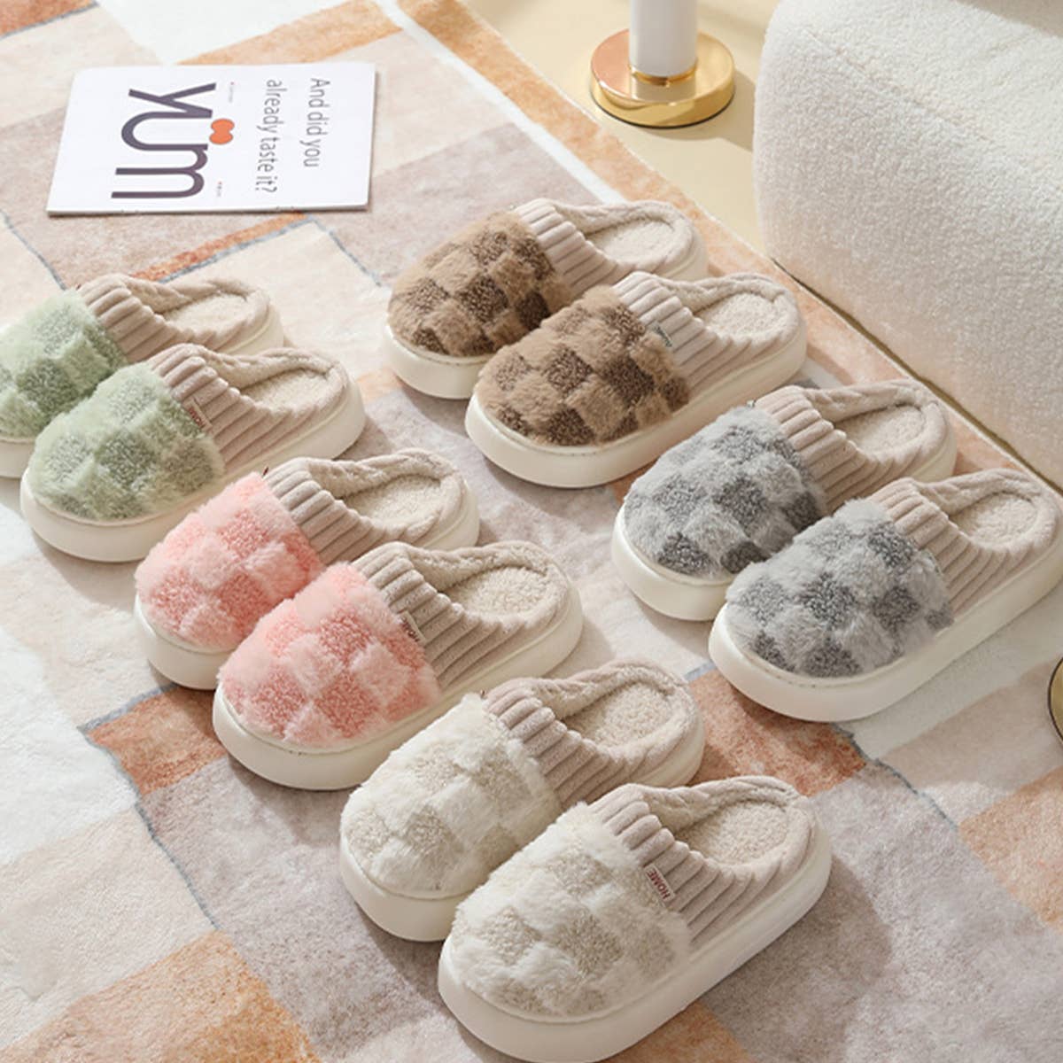 Checkered Fuzzy Warm Slippers – Cozy & Stylish_CWSHS0270